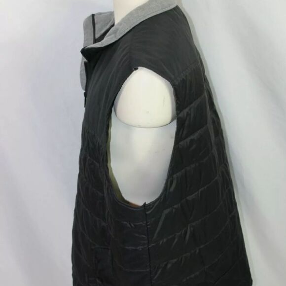 Woolrich Black Quilted 2X Mens Vest EUC - Picture 6 of 9